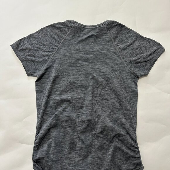 Athleta Speed Light Heathered Tee sz S Gray Ruched Sides Short Sleeve Fitted Gym - Picture 6 of 9